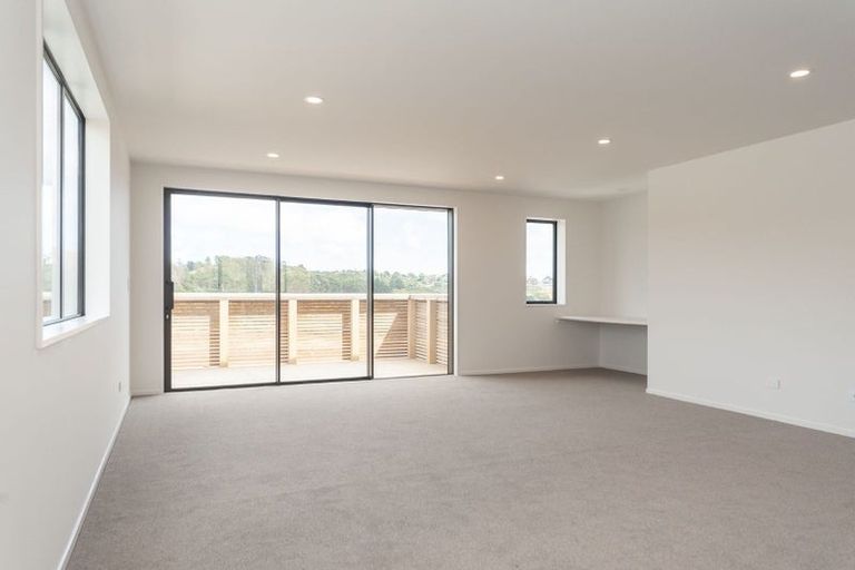 Photo of property in 47 Oakum Road, Whitby, Porirua, 5024