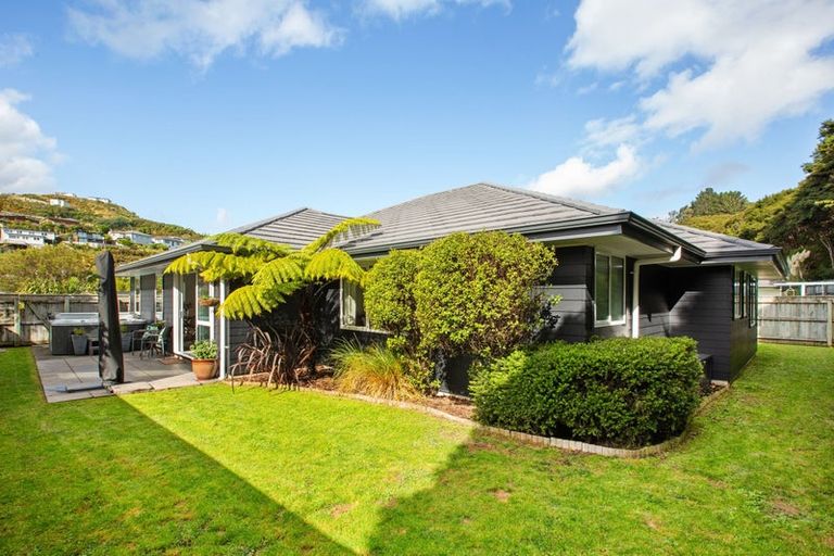 Photo of property in 1 Banks Boulevard, Whitby, Porirua, 5024