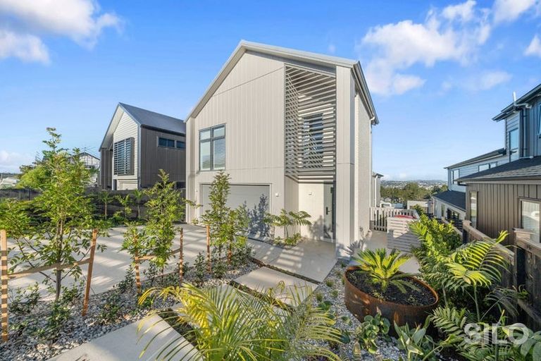 Photo of property in 35 Kikorangi Drive, Wainui, Silverdale, 0992