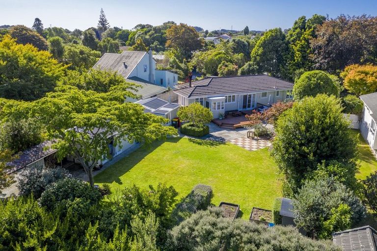 Photo of property in 10 Kohekohe Road, Waikanae, 5036