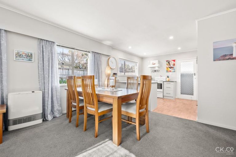 Photo of property in 43a Ludlam Crescent, Woburn, Lower Hutt, 5010