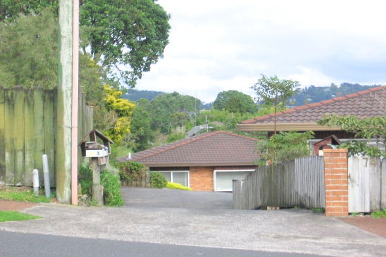 Photo of property in 1/74 West Coast Road, Glen Eden, Auckland, 0602