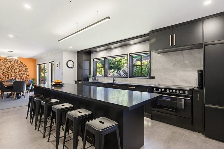 Photo of property in 11 Ramphal Terrace, Khandallah, Wellington, 6035