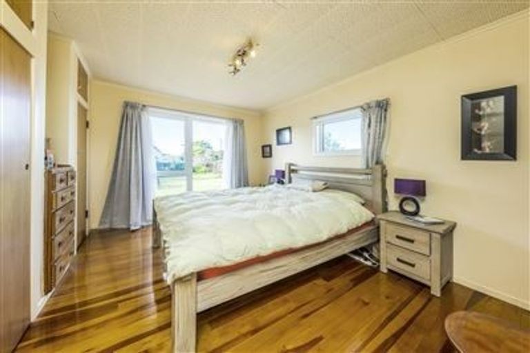 Photo of property in 2 Orakau Road, Mangere East, Auckland, 2024