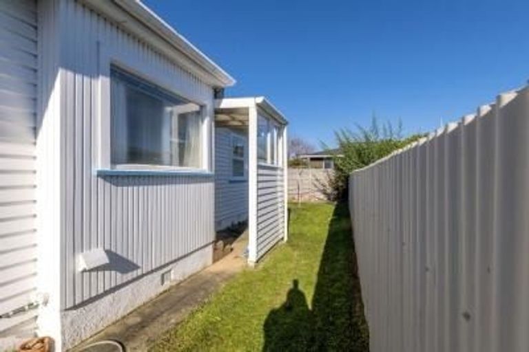 Photo of property in 5 Eton Place, Levin, 5510