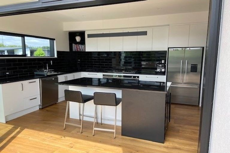 Photo of property in 6 Mersham Drive, Prebbleton, 7604