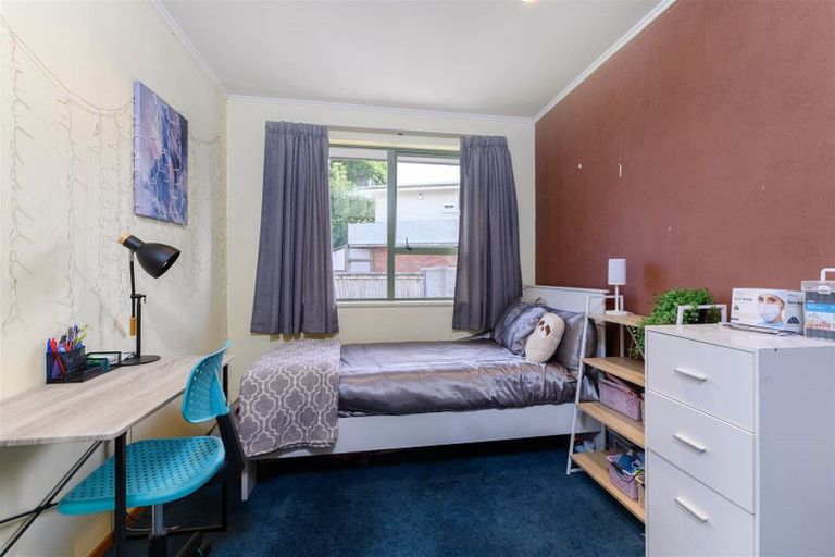 Photo of property in 85 Gloria Avenue, Te Atatu Peninsula, Auckland, 0610