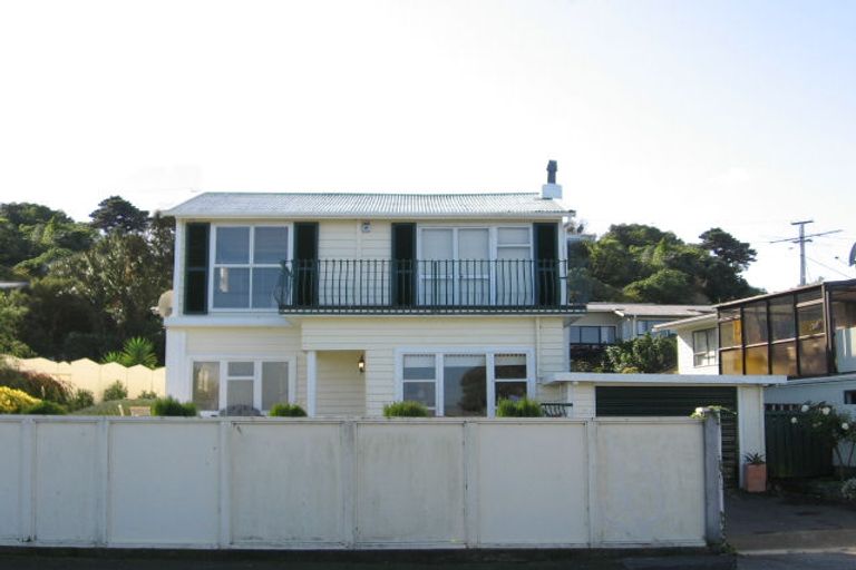 Photo of property in 61 Moana Road, Plimmerton, Porirua, 5026