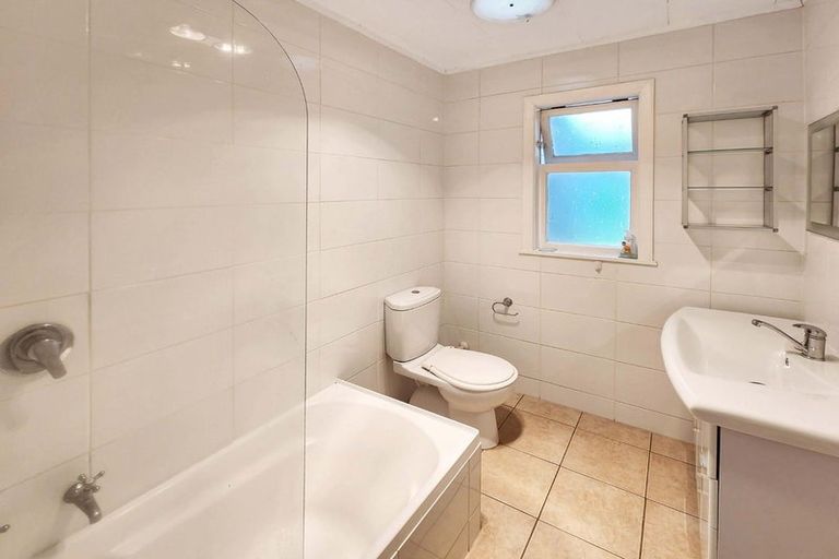 Photo of property in 21 Gibbs Crescent, Wainuiomata, Lower Hutt, 5014