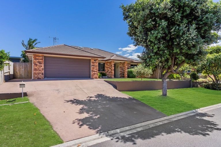 Photo of property in 24 Golden Courie Close, Papamoa Beach, Papamoa, 3118