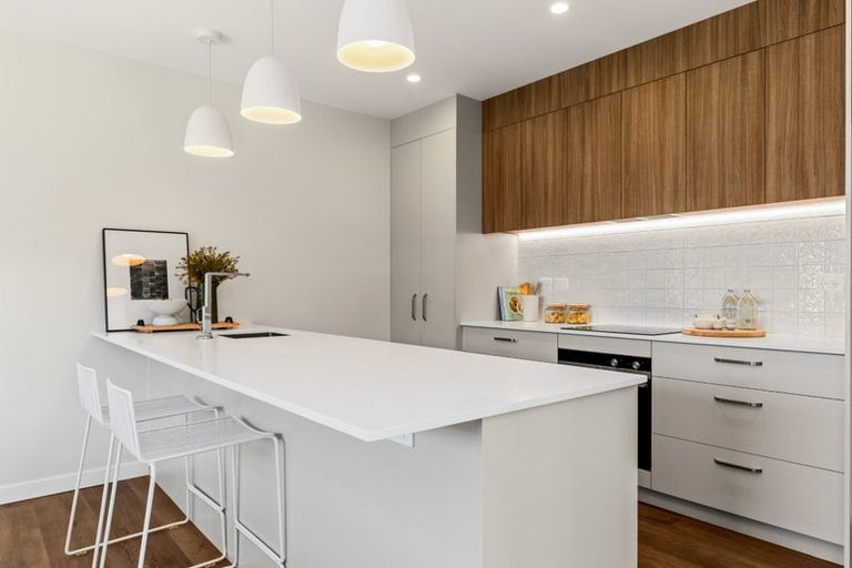 Photo of property in 15 Cassin Place, Taradale, Napier, 4112