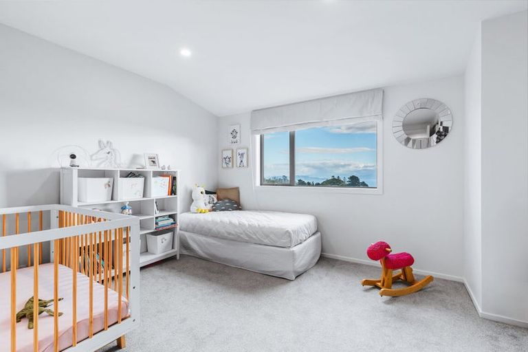 Photo of property in 5 Glendas Way, Acacia Bay, Taupo, 3385