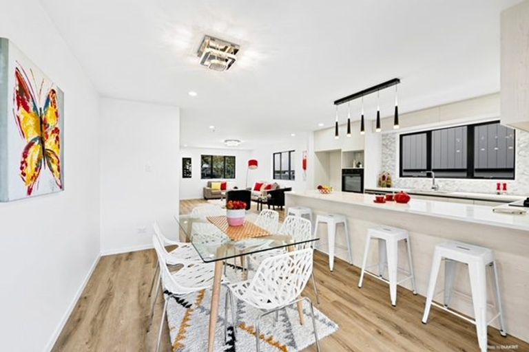 Photo of property in 7 Liban Place, Massey, Auckland, 0614