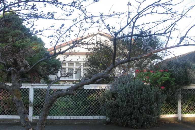 Photo of property in 52 Hautana Street, Woburn, Lower Hutt, 5010