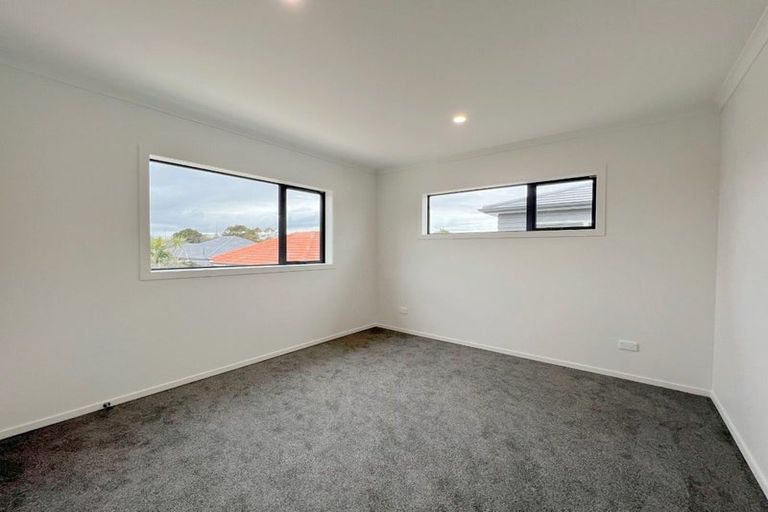 Photo of property in 94 Papatupu Way, Kumeu, 0810