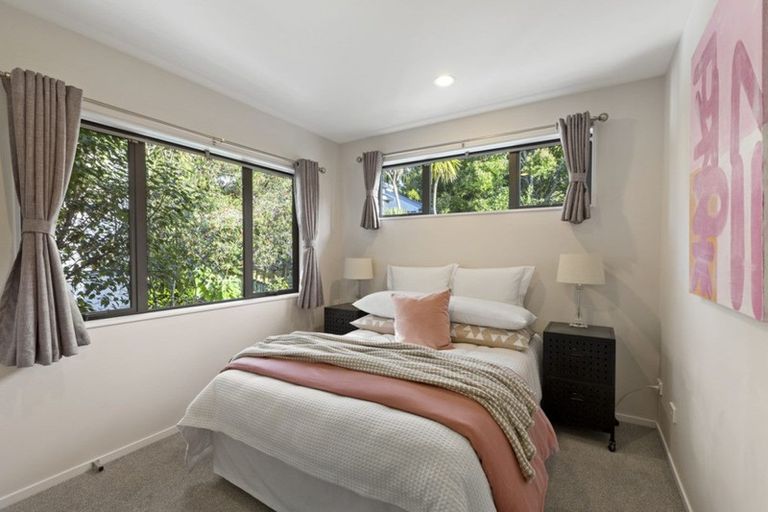 Photo of property in 41 Fairmount Road, Titirangi, Auckland, 0604