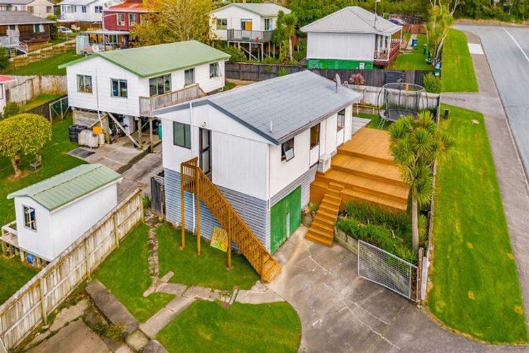 Photo of property in 3 Maywood Crescent, Glen Eden, Auckland, 0602