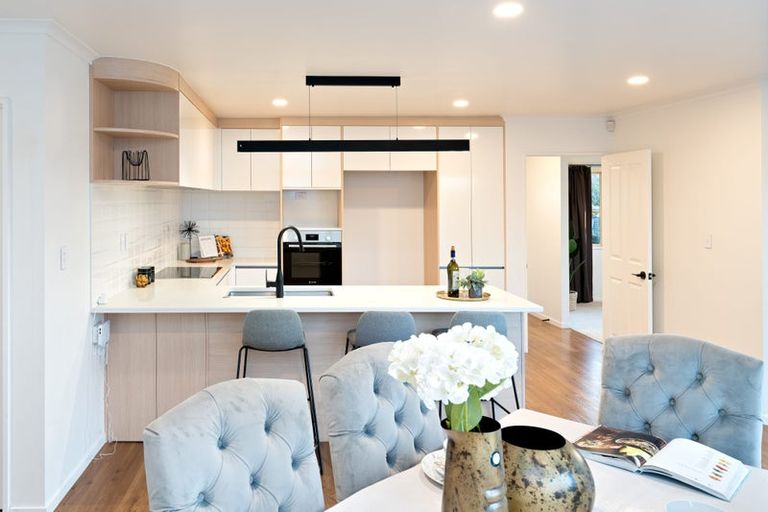 Photo of property in 36 Fleetwood Drive, Henderson, Auckland, 0612