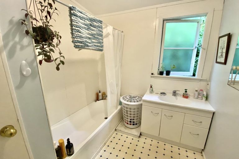 Photo of property in 12u1 Myrtle Crescent, Mount Cook, Wellington, 6021