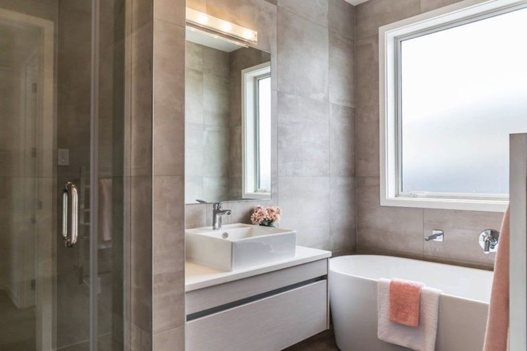 Photo of property in 66 Taikura Avenue, Red Beach, 0932