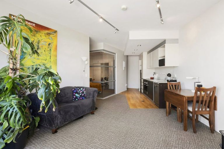 Photo of property in Masina Apartments, 201/80u Riddiford Street, Newtown, Wellington, 6021