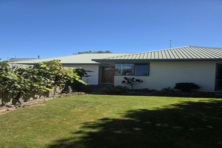 Photo of property in 2/75 Mclauchlan Street, Springlands, Blenheim, 7201