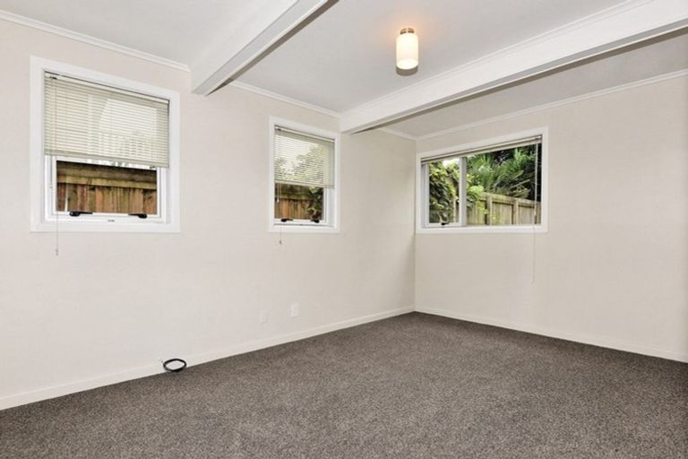 Photo of property in 25 Graham Avenue, Te Atatu Peninsula, Auckland, 0610