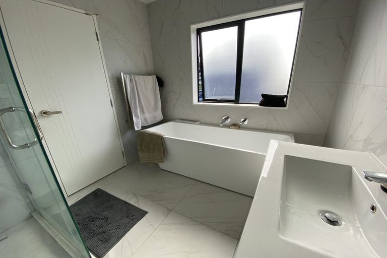 Photo of property in 146a Mcleod Road, Te Atatu South, Auckland, 0610