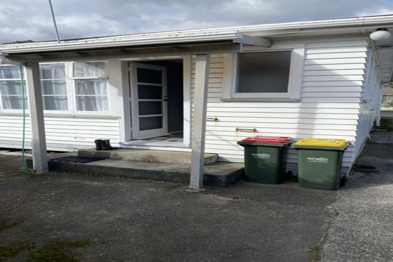 Photo of property in 31 Atiawa Crescent, Waiwhetu, Lower Hutt, 5010