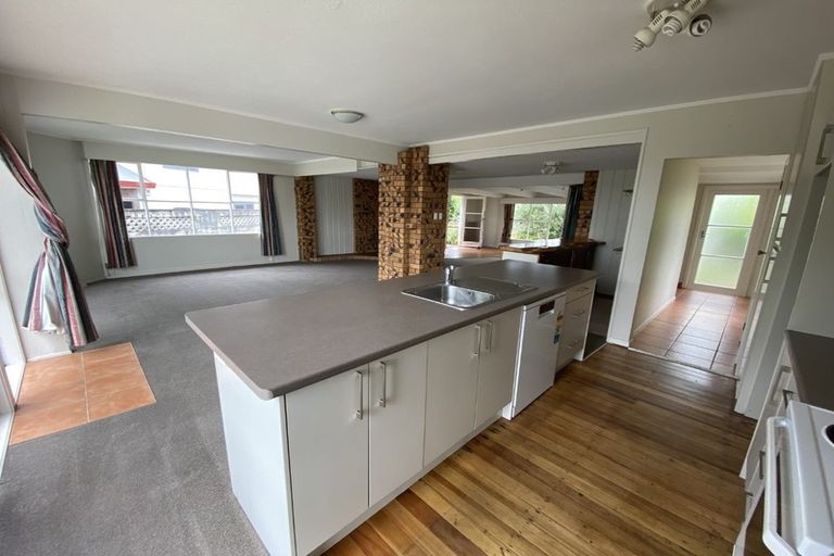 Photo of property in 43 Melandra Road, Stanmore Bay, Whangaparaoa, 0932