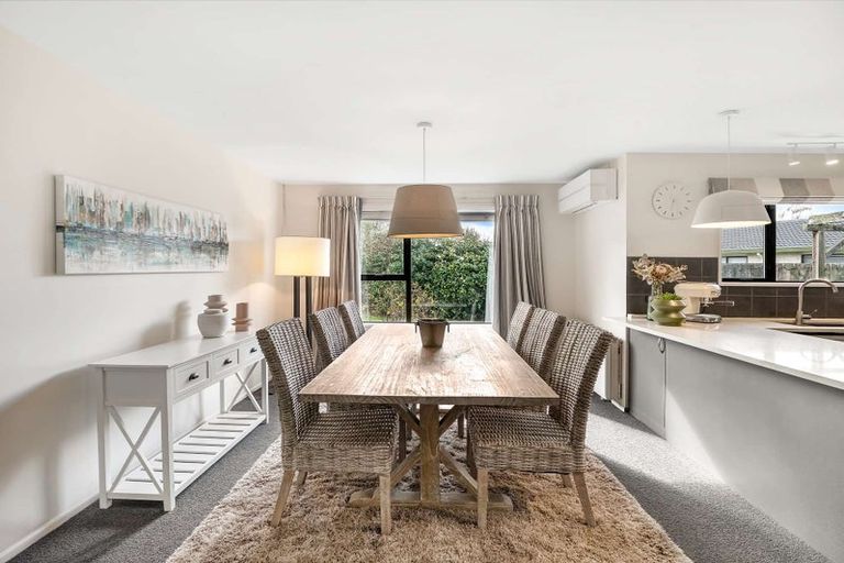 Photo of property in 8 Dulcie Place, Harewood, Christchurch, 8051