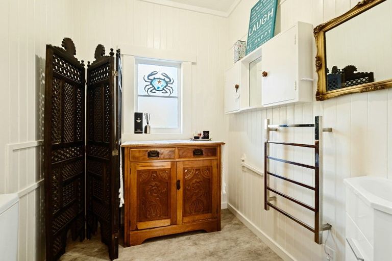 Photo of property in 64 Cutfield Road, New Plymouth, 4310
