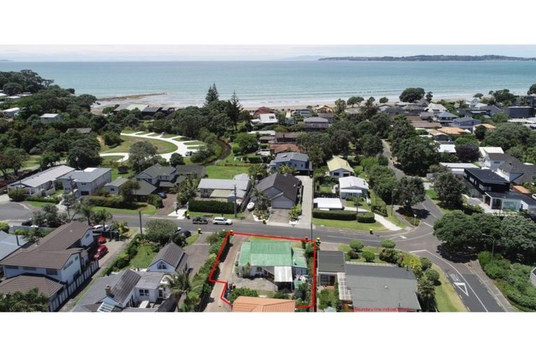 Photo of property in 12 Marie Avenue, Red Beach, 0932