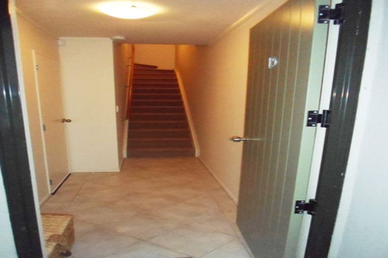 Photo of property in 19/8 Flynn Street, Birkdale, Auckland, 0626