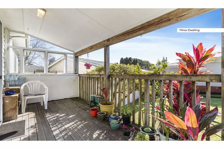 Photo of property in 10 Lloyd Avenue, Papatoetoe, Auckland, 2025