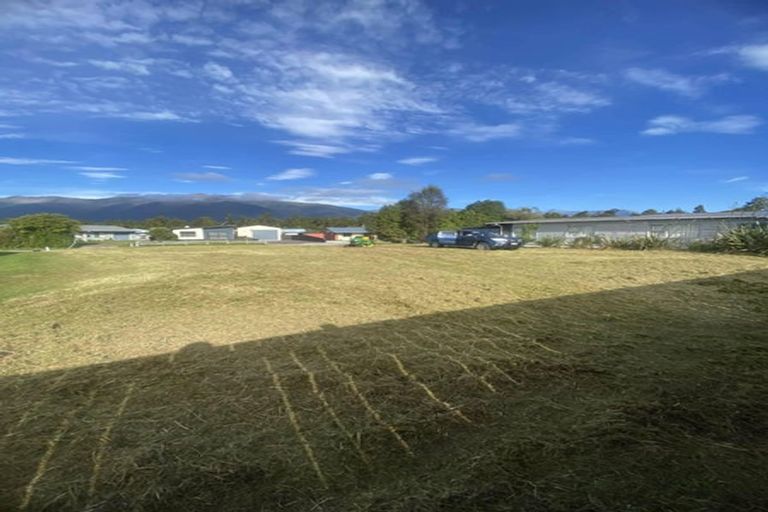 Photo of property in 15 Nyhon Place, Haast, 7886