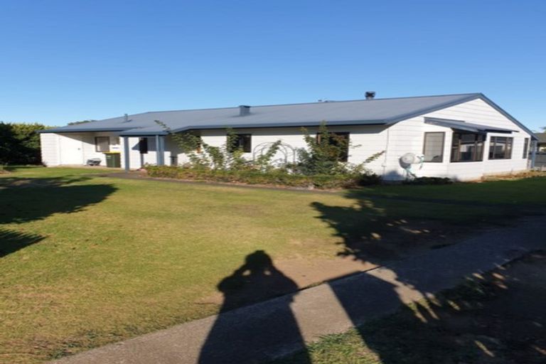 Photo of property in 82 Sandspit Road, Waiuku, 2123