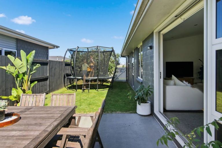 Photo of property in 42 Butterworth Crescent, Papamoa Beach, Papamoa, 3118