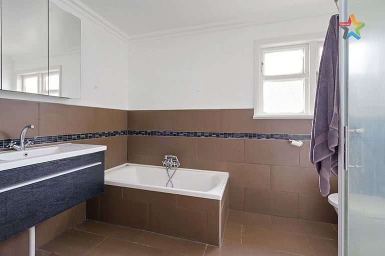 Photo of property in 2 Homedale Road, Wainuiomata, Lower Hutt, 5014