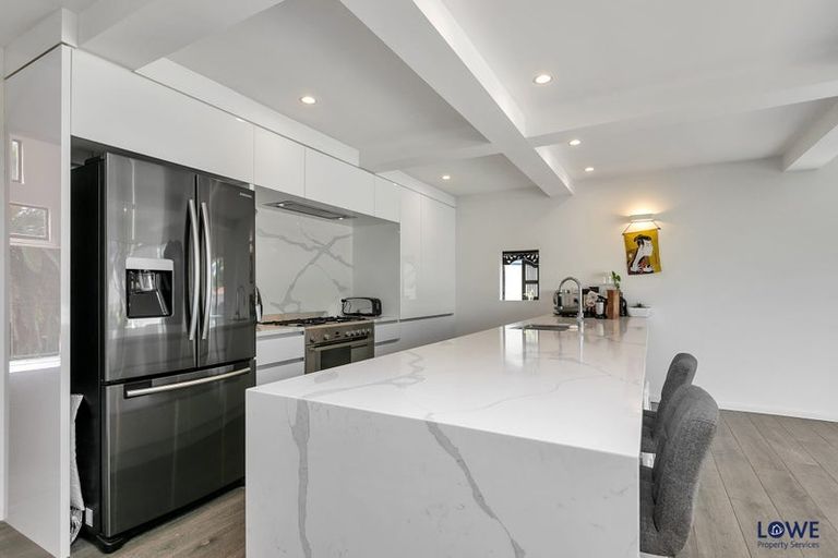 Photo of property in 480a Beach Road, Murrays Bay, Auckland, 0630