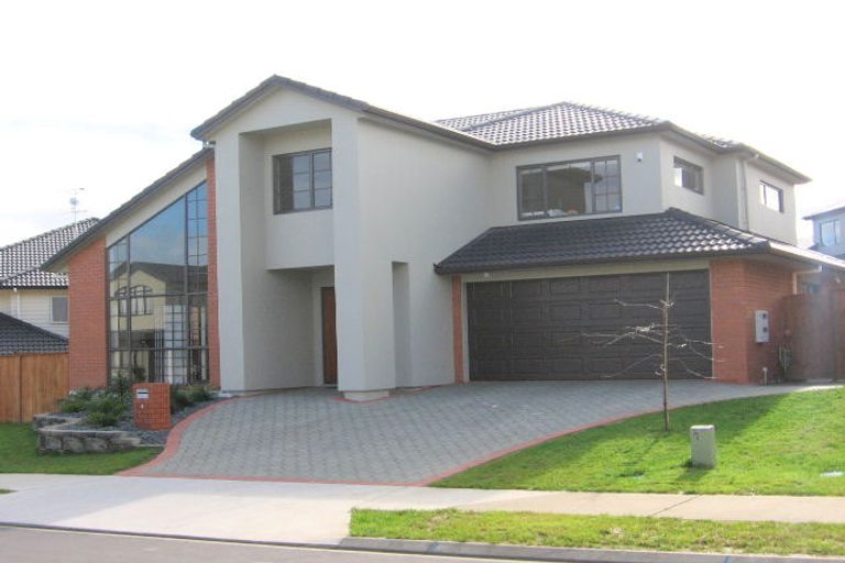 Photo of property in 4 Dunoon Close, Flat Bush, Auckland, 2016