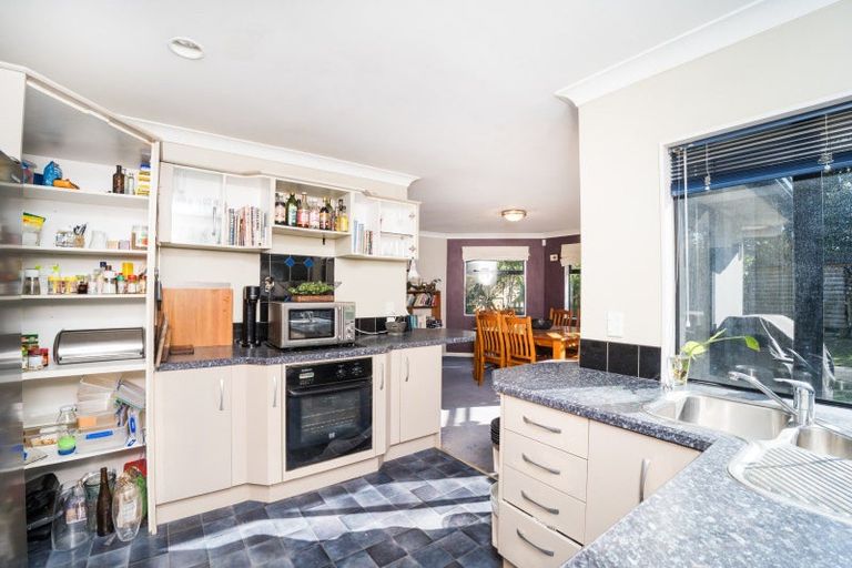 Photo of property in 15 Rothesay Place, Highbury, Palmerston North, 4412