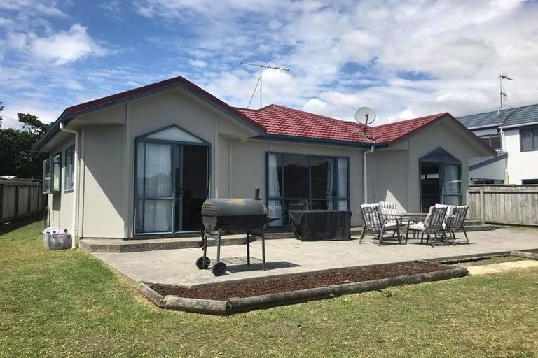 Photo of property in 72 Samwell Drive, Whitby, Porirua, 5024