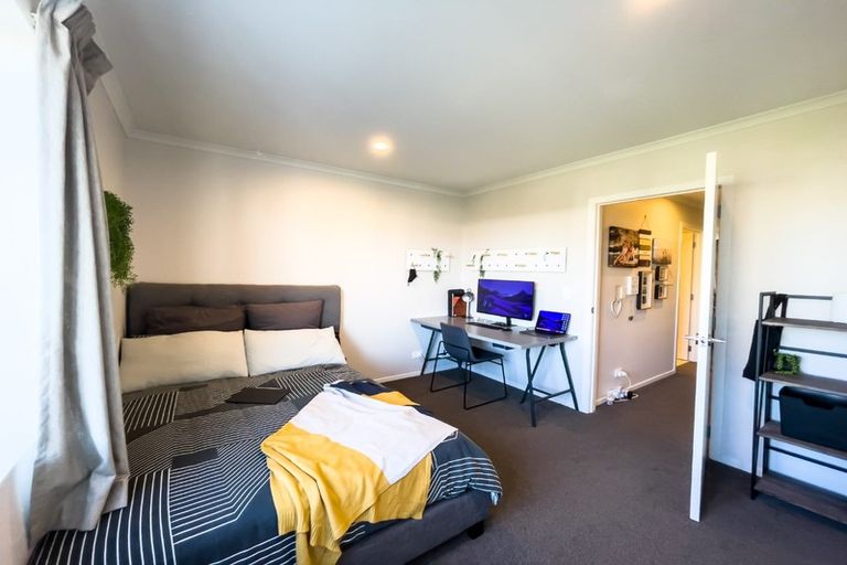 Photo of property in 1/89 Hobsonville Point Road, Hobsonville, Auckland, 0616