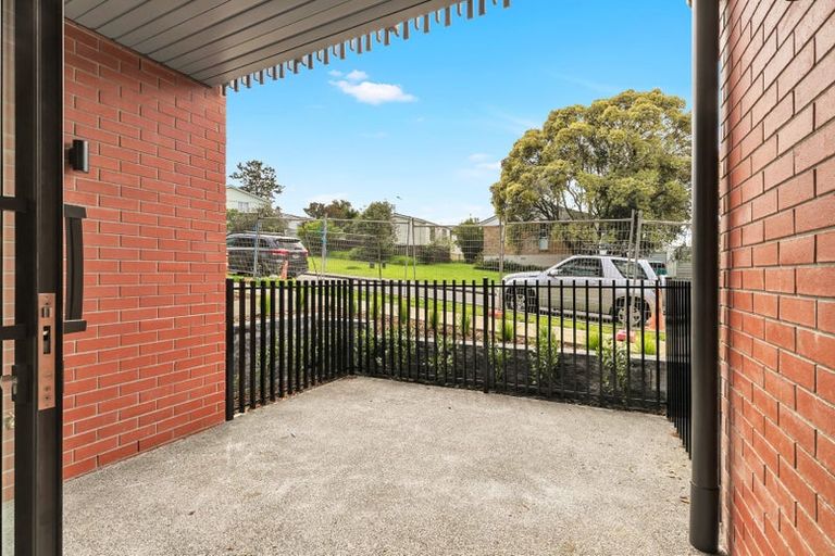 Photo of property in 25/g01 Potter Avenue, Northcote, Auckland, 0627