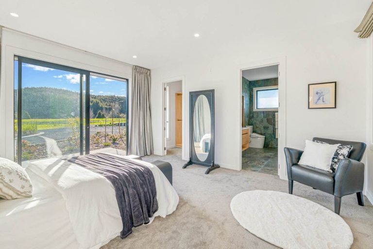 Photo of property in 1 Kaituhi Lane, Coatesville, 0793