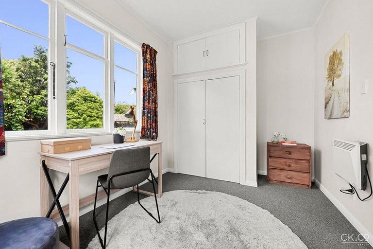 Photo of property in 30 Ludlam Crescent, Woburn, Lower Hutt, 5010