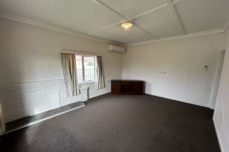 Photo of property in 5 Strange Street, Waitara, 4320