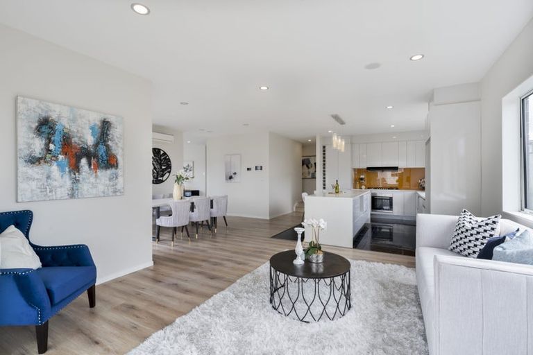 Photo of property in 79 San Valentino Drive, Henderson, Auckland, 0612