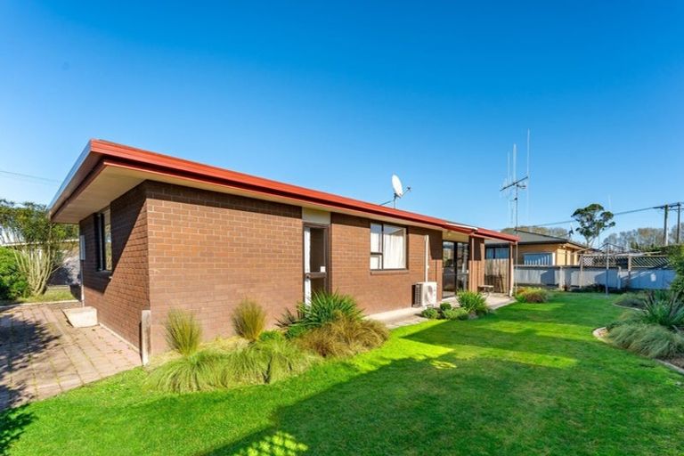 Photo of property in 42 Saint Leonards Road, Temuka, 7920